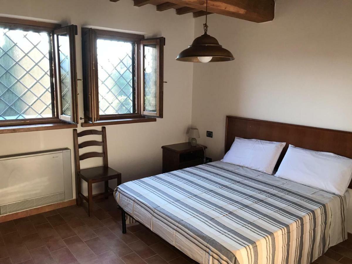 Bellavista Prile Bed & Breakfast กาส์ตีจลิโอเน เดลลา เปสกายา ห้อง รูปภาพ